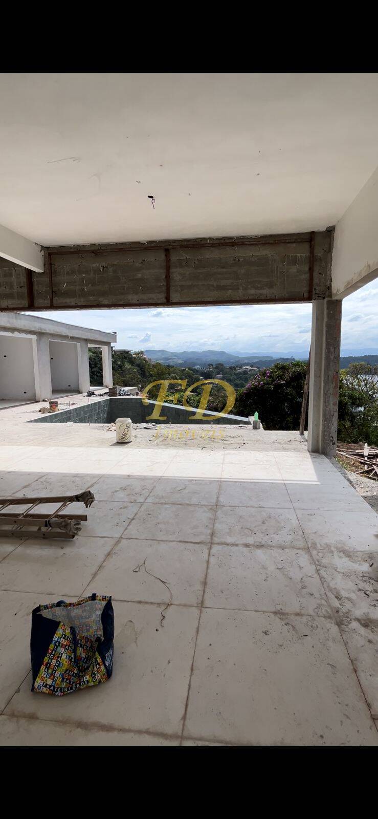 Casa de Condomínio à venda com 4 quartos, 250m² - Foto 4