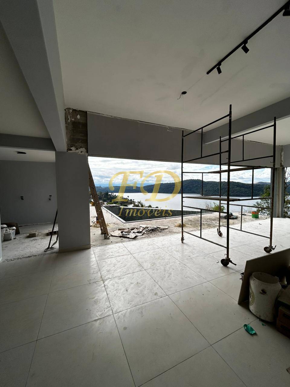 Casa de Condomínio à venda com 4 quartos, 250m² - Foto 11