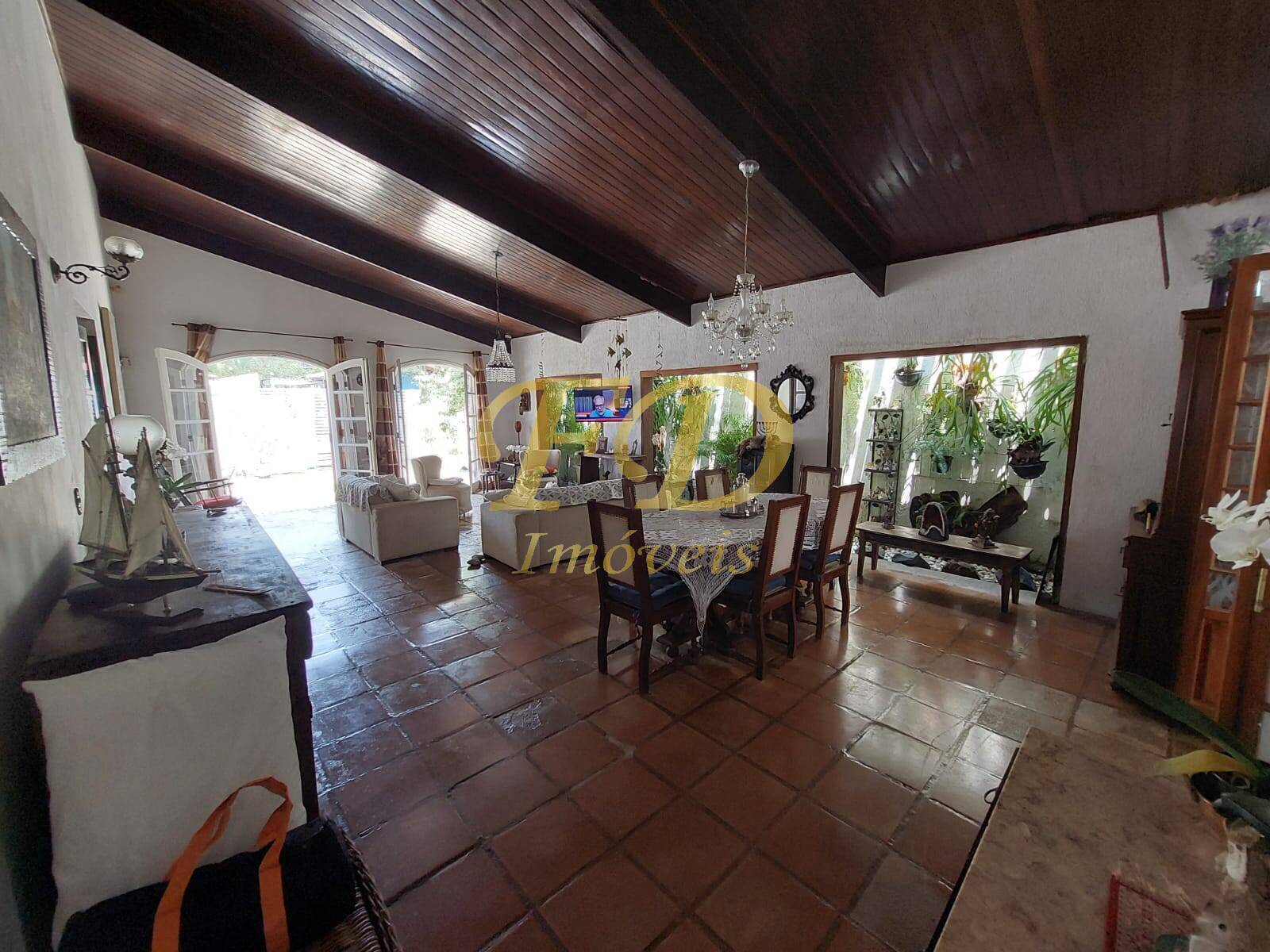 Casa à venda com 3 quartos, 150m² - Foto 4