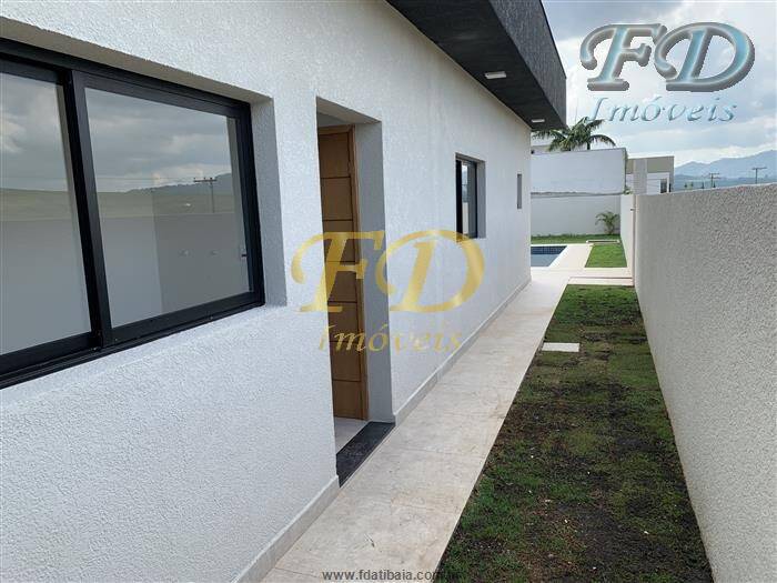 Casa de Condomínio à venda com 3 quartos, 232m² - Foto 1