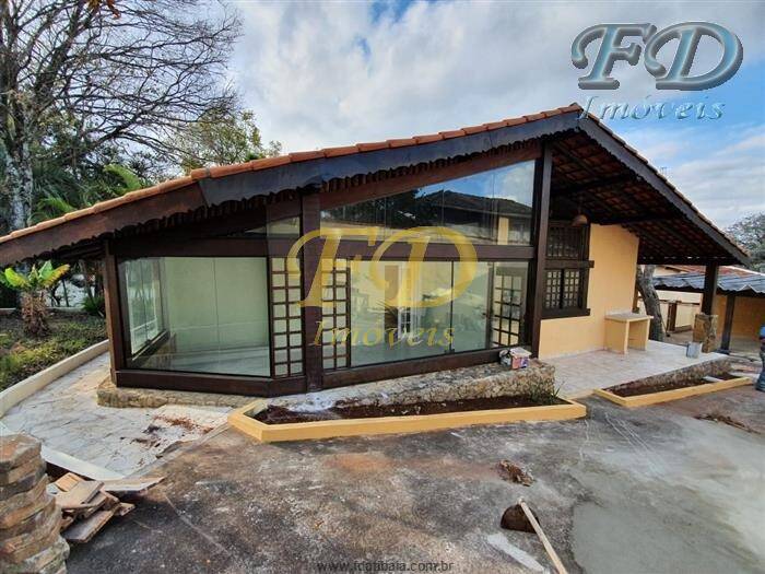 Casa à venda com 3 quartos, 300m² - Foto 1