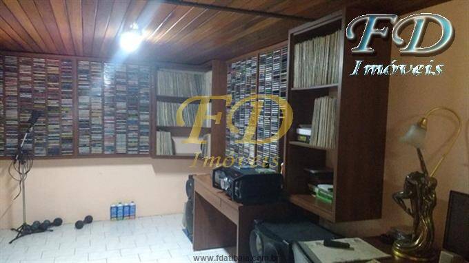 Casa de Condomínio à venda com 10 quartos, 250m² - Foto 13