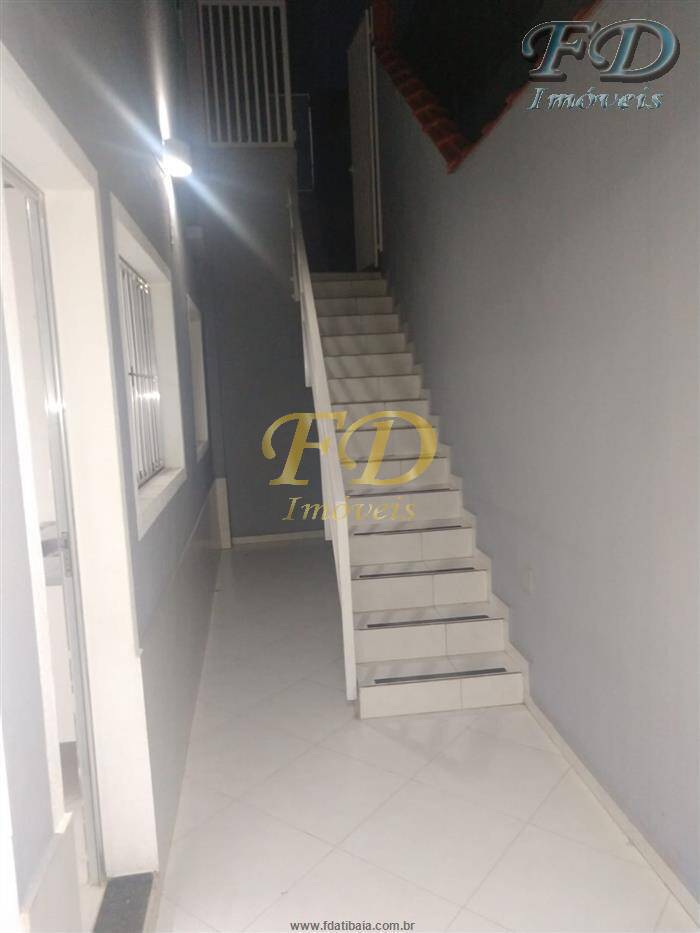 Casa à venda com 6 quartos, 240m² - Foto 17