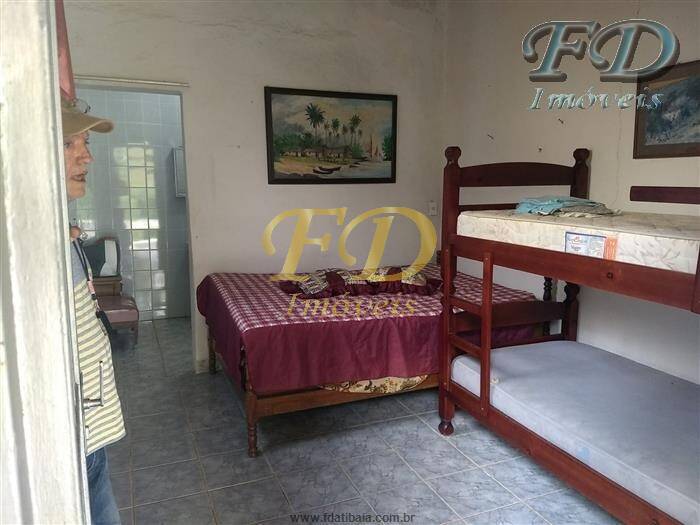 Fazenda à venda com 3 quartos, 180m² - Foto 2