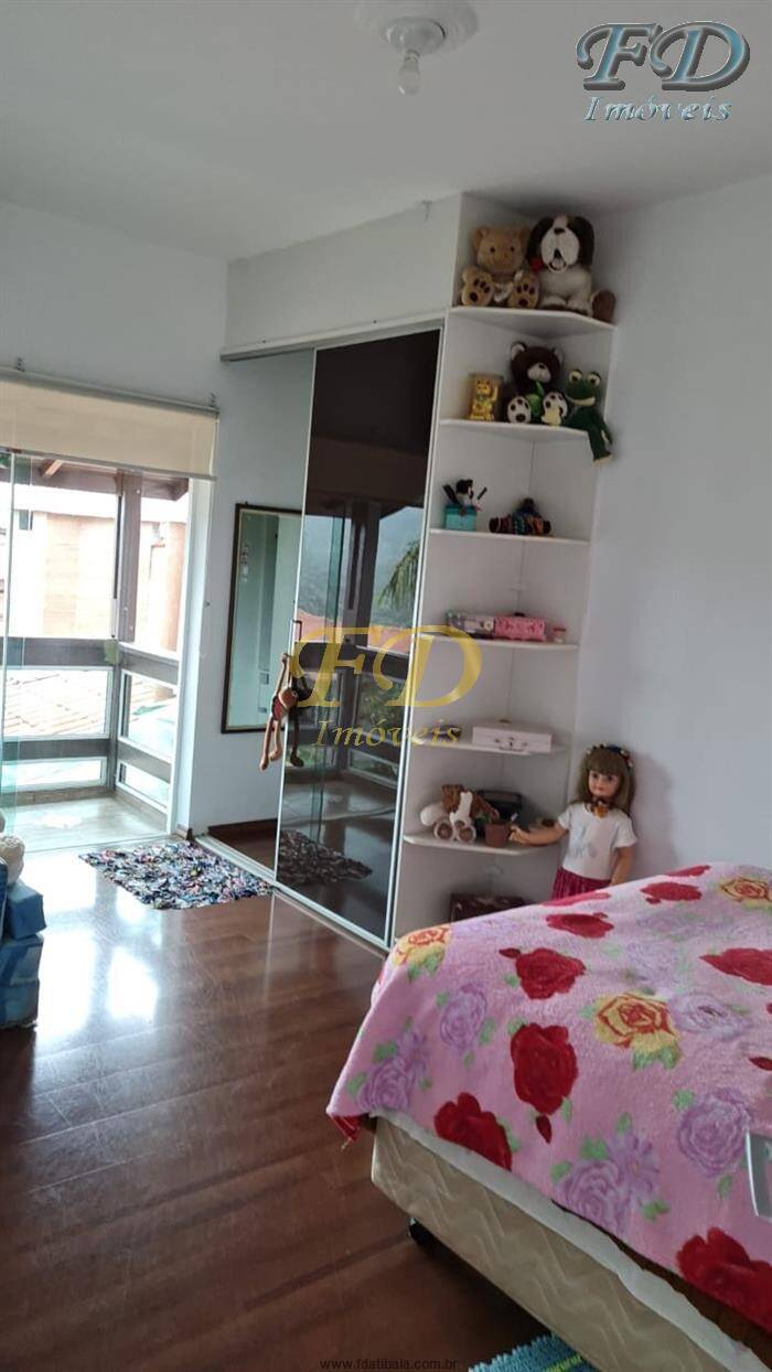 Casa de Condomínio à venda com 4 quartos, 200m² - Foto 4