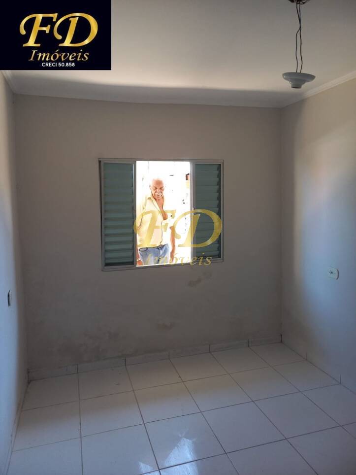 Casa à venda com 2 quartos, 70m² - Foto 12