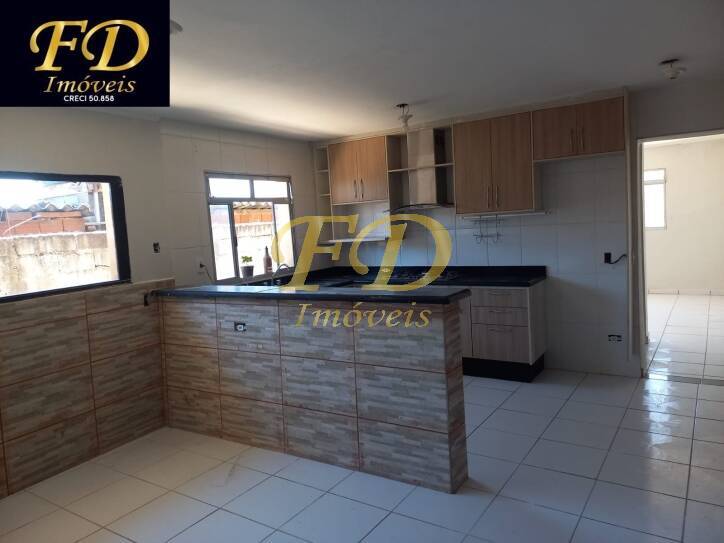 Casa à venda com 2 quartos, 70m² - Foto 1