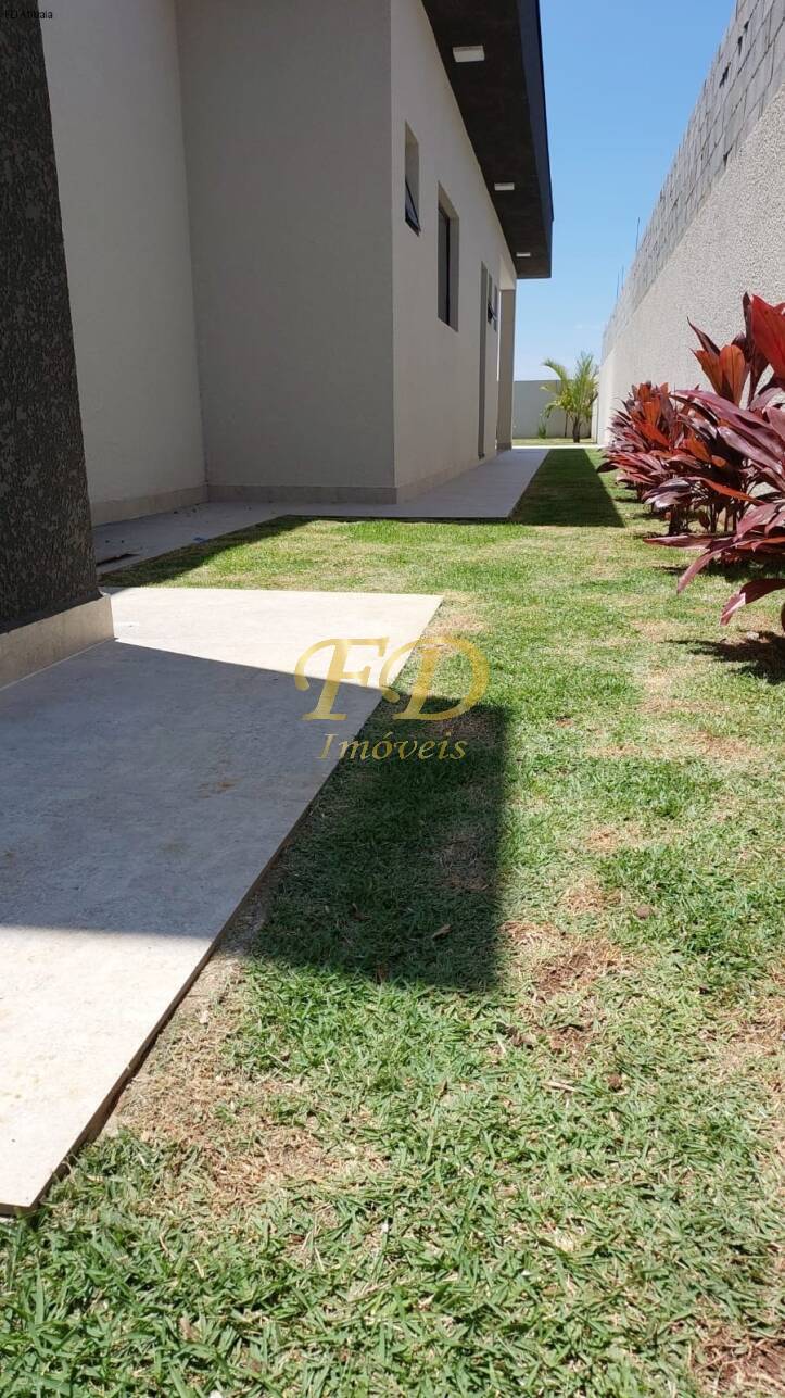 Casa de Condomínio à venda com 3 quartos, 220m² - Foto 9