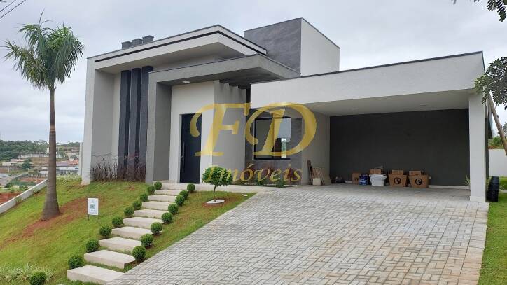 Casa de Condomínio à venda com 3 quartos, 240m² - Foto 1