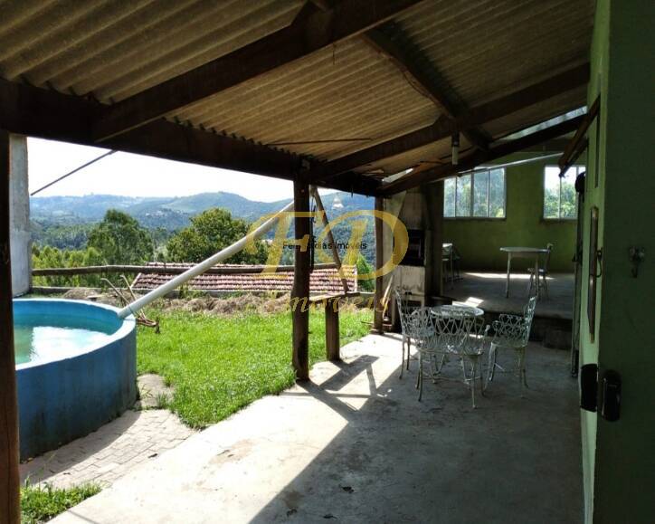 Fazenda à venda com 4 quartos, 550m² - Foto 2