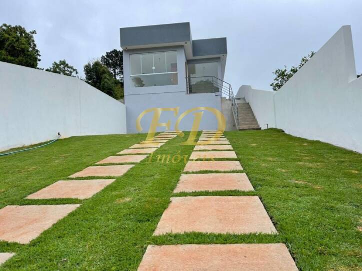 Casa à venda com 2 quartos, 130m² - Foto 1