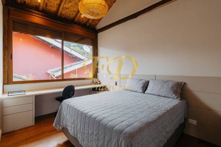 Casa de Condomínio à venda com 3 quartos, 300m² - Foto 12