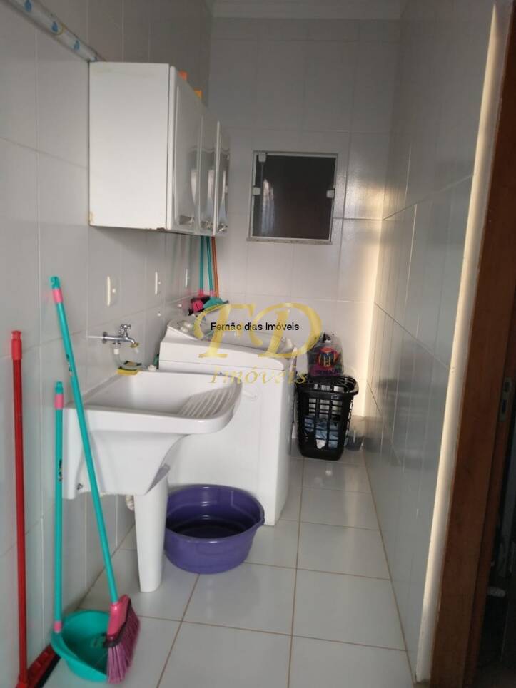 Casa à venda com 4 quartos, 153m² - Foto 11