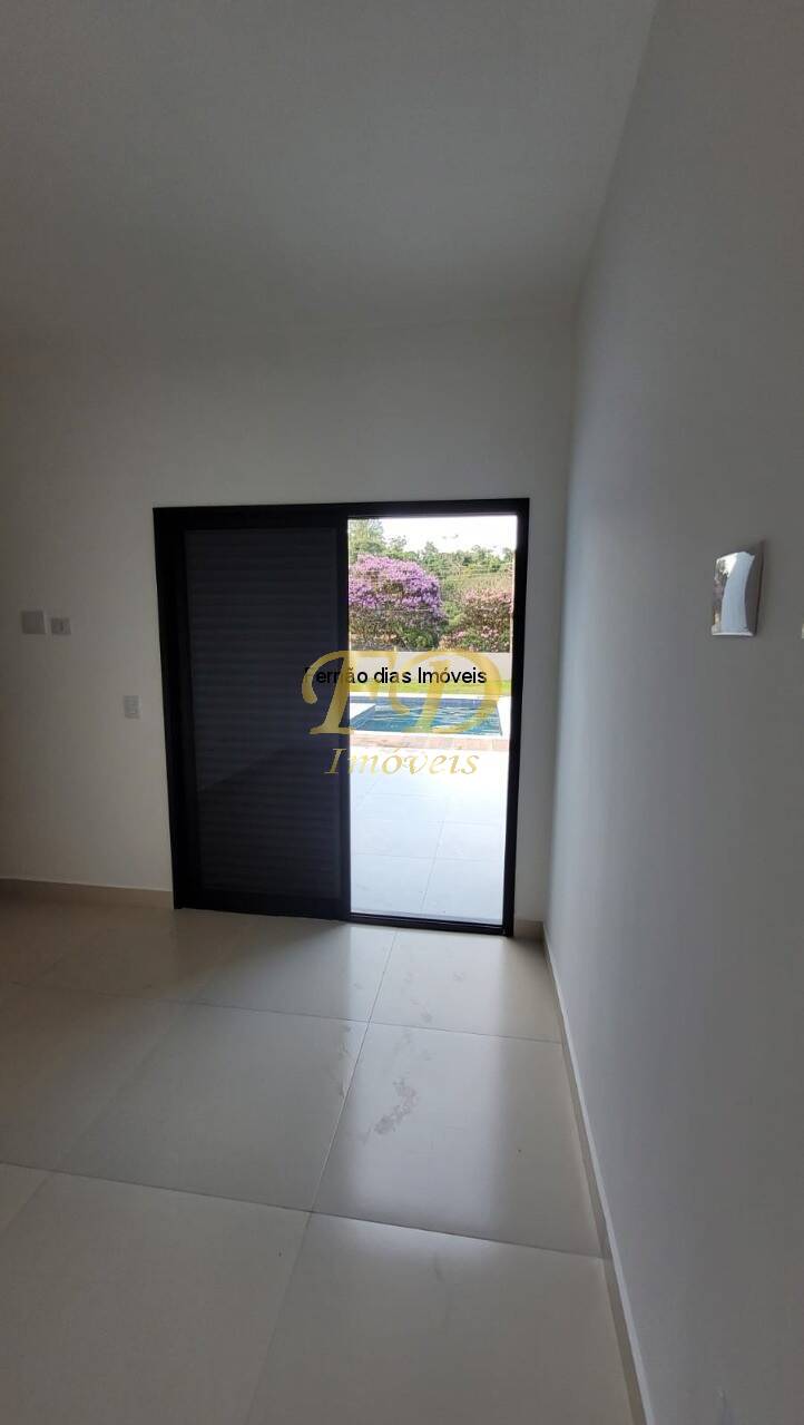 Casa à venda com 3 quartos, 170m² - Foto 4